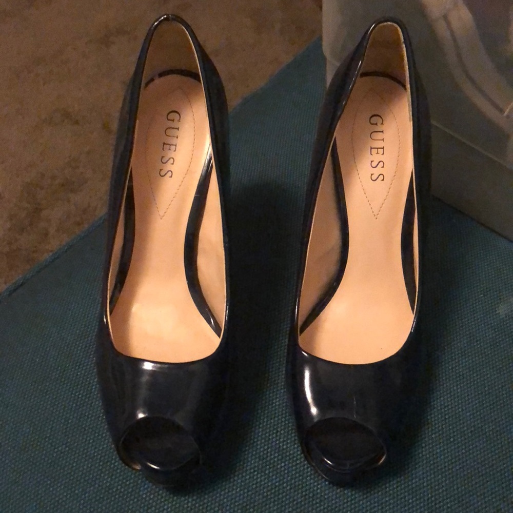 Navy blue lightly worn heels